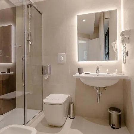 Concorde Hotel 4*