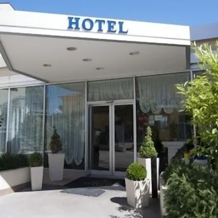Concorde 4* كاميرانو