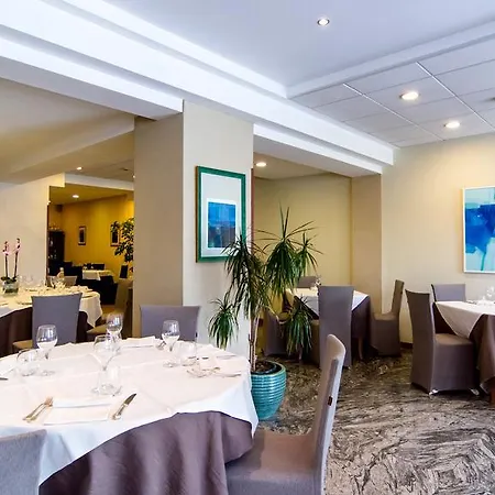 فندق Concorde 4*